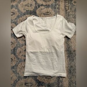 Lululemon Ebb to Street Short-Sleeve Shirt White Size 6 Pristine Condition